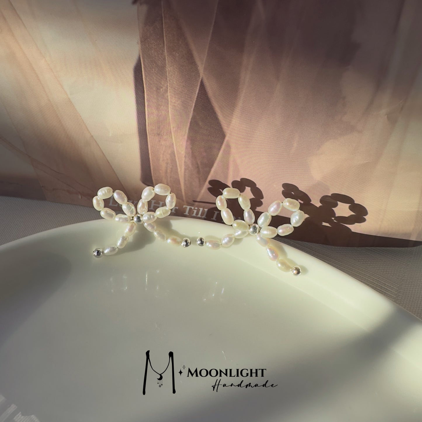 【MmoonlightHandmade】天然小米珍珠蝴蝶结耳环